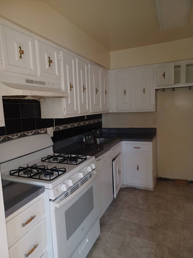 Foto del edificio - 156-41-156-77 77th St