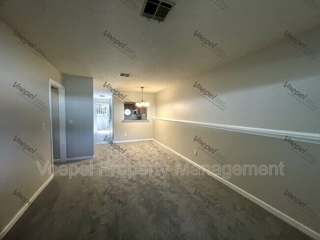 Building Photo - 900 S 55th St