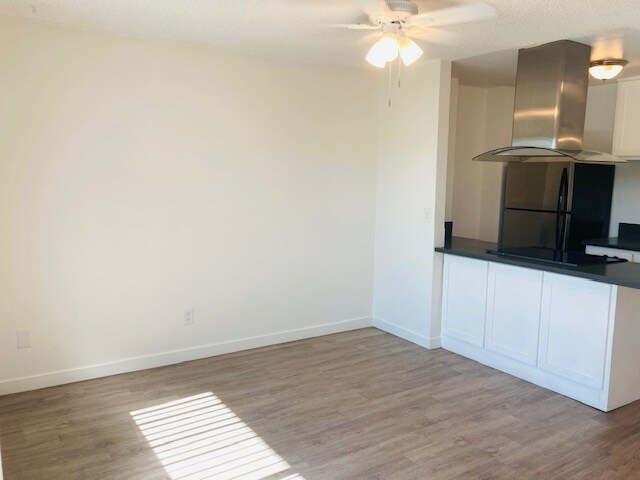 Foto del edificio - 2415 E 6th St