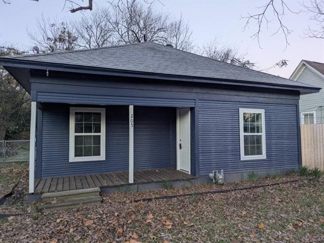 Building Photo - 205 N Wood St