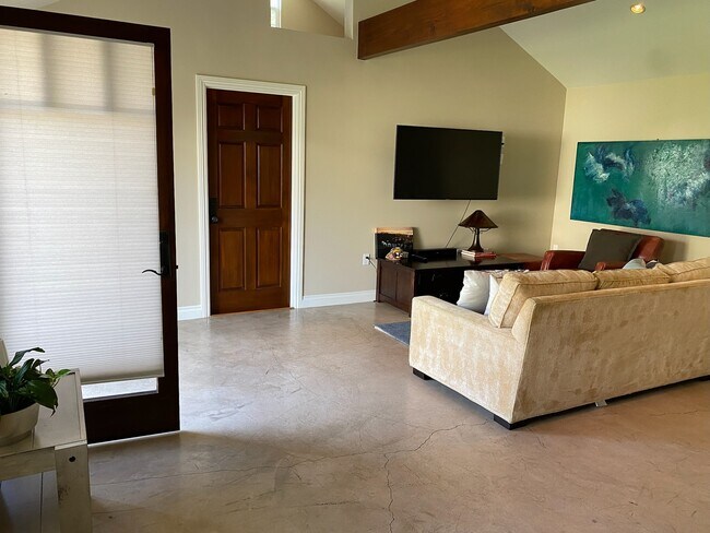 Foto del edificio - 1968 N Van Ness Ave