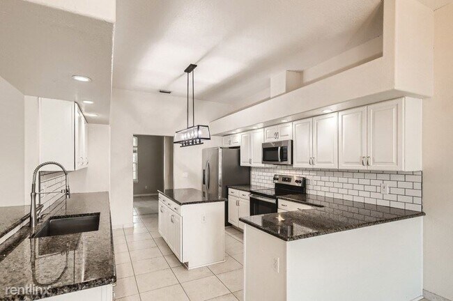 Foto del edificio - 4 br, 3 bath House - 290 Leslie Ln