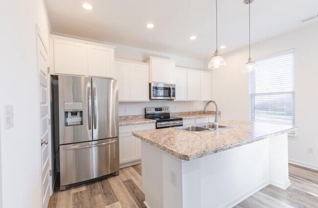 Foto del edificio - 8060 CLARKS CREEK COURT