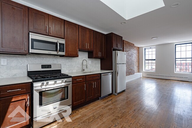 Building Photo - 909 Dekalb Ave