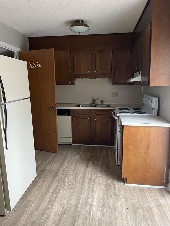 1051 3rd St SE, Hickory, NC 28602 Townhome Rentals in Hickory NC