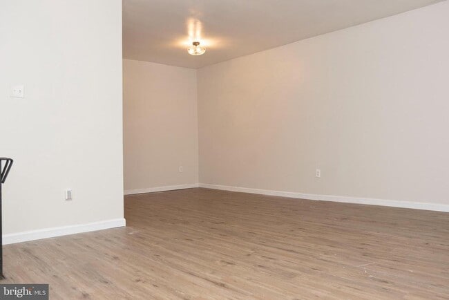 Foto del edificio - 7203 Fowler St