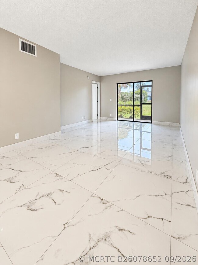 Building Photo - 7101 Golf Colony Ct