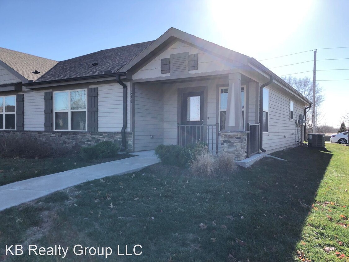 Primary Photo - 2 br, 2 bath House - 530 Maple Dr