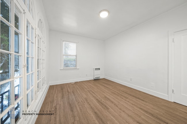 Building Photo - 402 N Soto St.