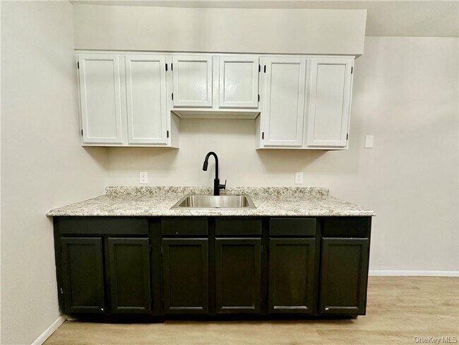 Foto del edificio - 13-19-19 Cole St