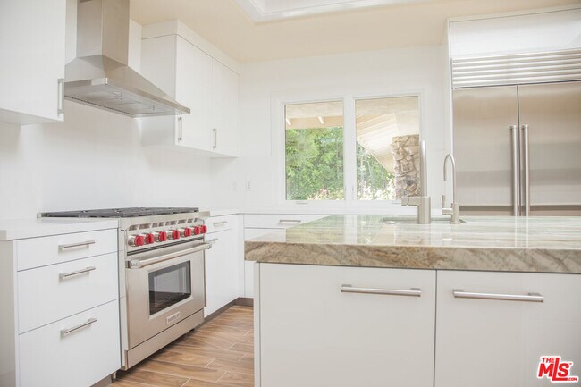Building Photo - 17965 Seabreeze Dr