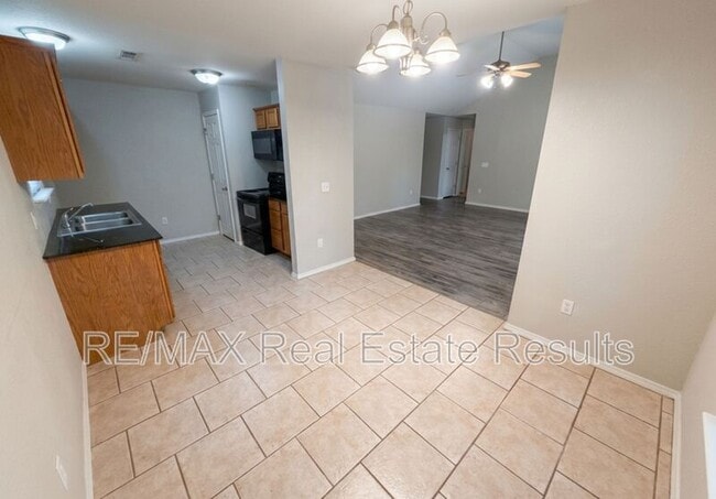Building Photo - 5 Dolphin Ln