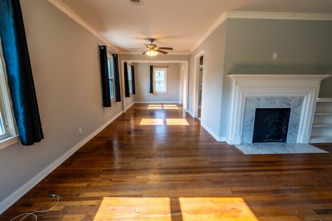 Building Photo - Charming 2bed rental house