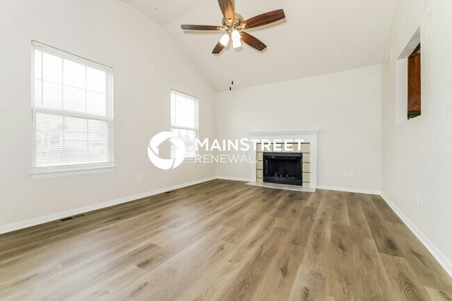 Foto del edificio - 3 Bedroom Pet-Friendly Home in INDEPENDENCE, MO with Main Street Renewal