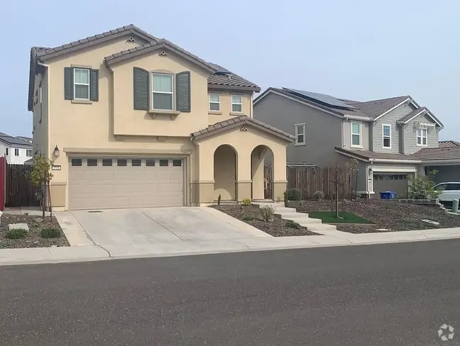 Building Photo - 4586 Butterfly Ridge Dr