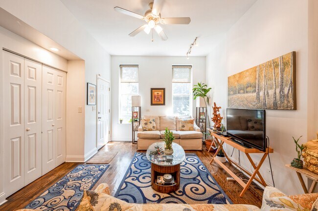 Foto del edificio - 616 S Oakley Blvd