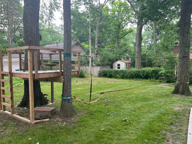 Building Photo - 3329 Maple Dr