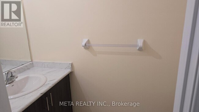 Building Photo - 162 HURST Dr