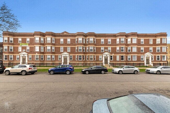 Foto del edificio - Auburn Gresham Apartments