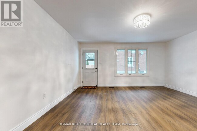 Building Photo - 1129 Cannon St E