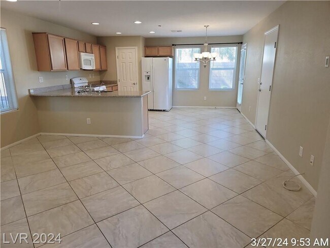 Building Photo - 3 BED, 2.5 BATH HENDERSON HOME IN GATED CO...