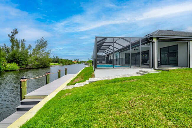 2322 NW 39th Ave Cape Coral FL - 2322 Nw 39th Ave Cape Coral Fl Building Photo 