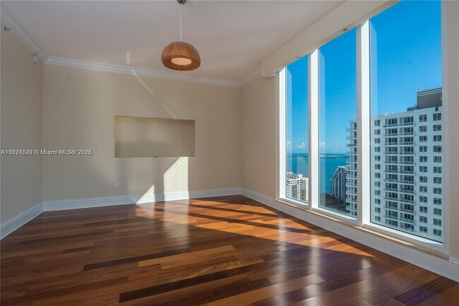 Building Photo - 901 Brickell Key Blvd