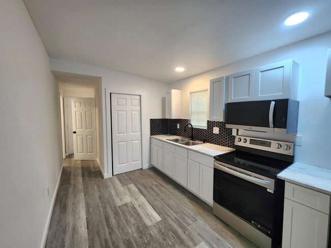 Photo - 1546 Moonflower St House