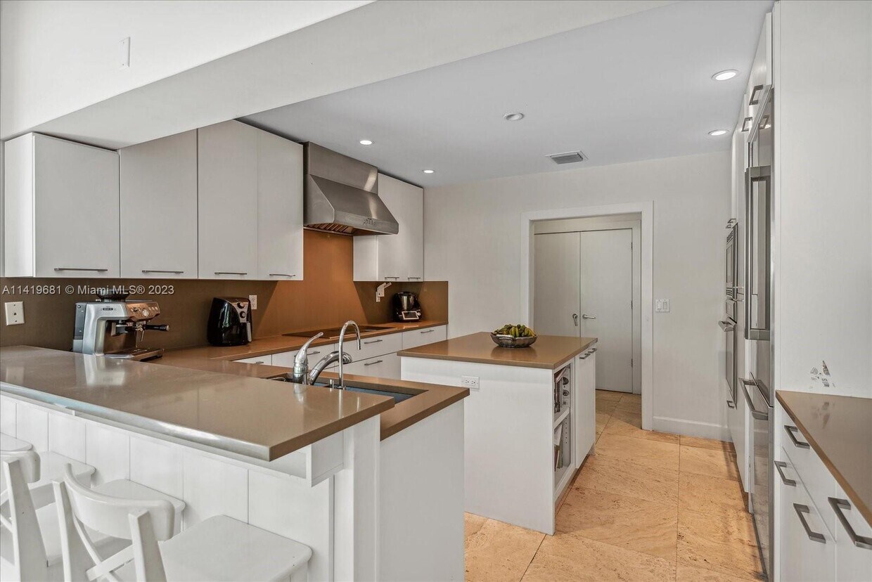 435 Ridgewood Rd, Key Biscayne, FL 33149 House for Rent in Key