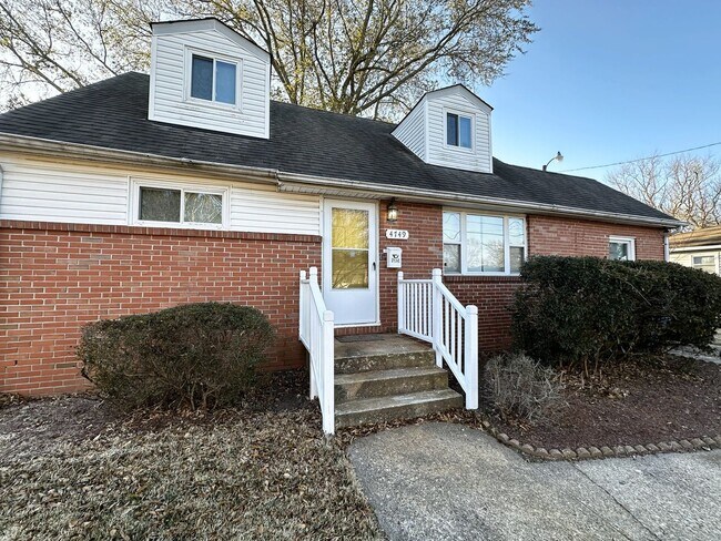 Foto del edificio - Well-Maintained 4-Bedroom in Haygood Area of Virginia Beach