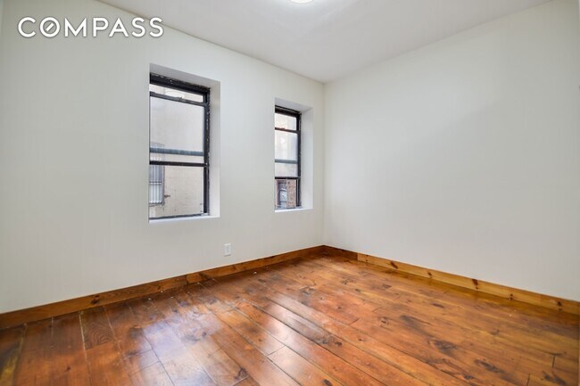 Foto del edificio - 329 Broome St
