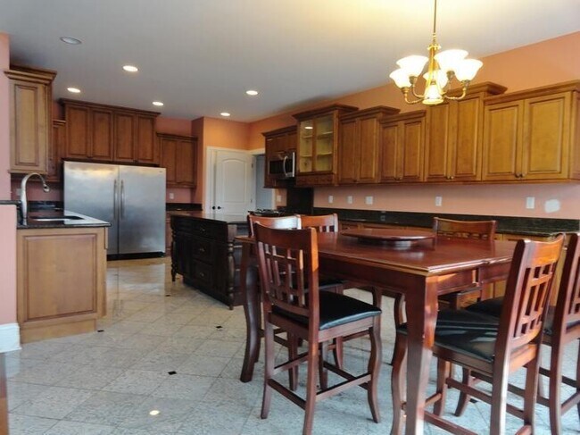 Building Photo - N3045 Lake Forest Cir