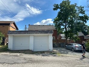 Building Photo - 364 Broadmoor Ave
