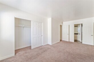 Building Photo - 4360 Sandy River Dr