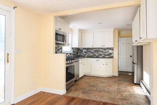 Foto del edificio - 10 Spring Valley Rd