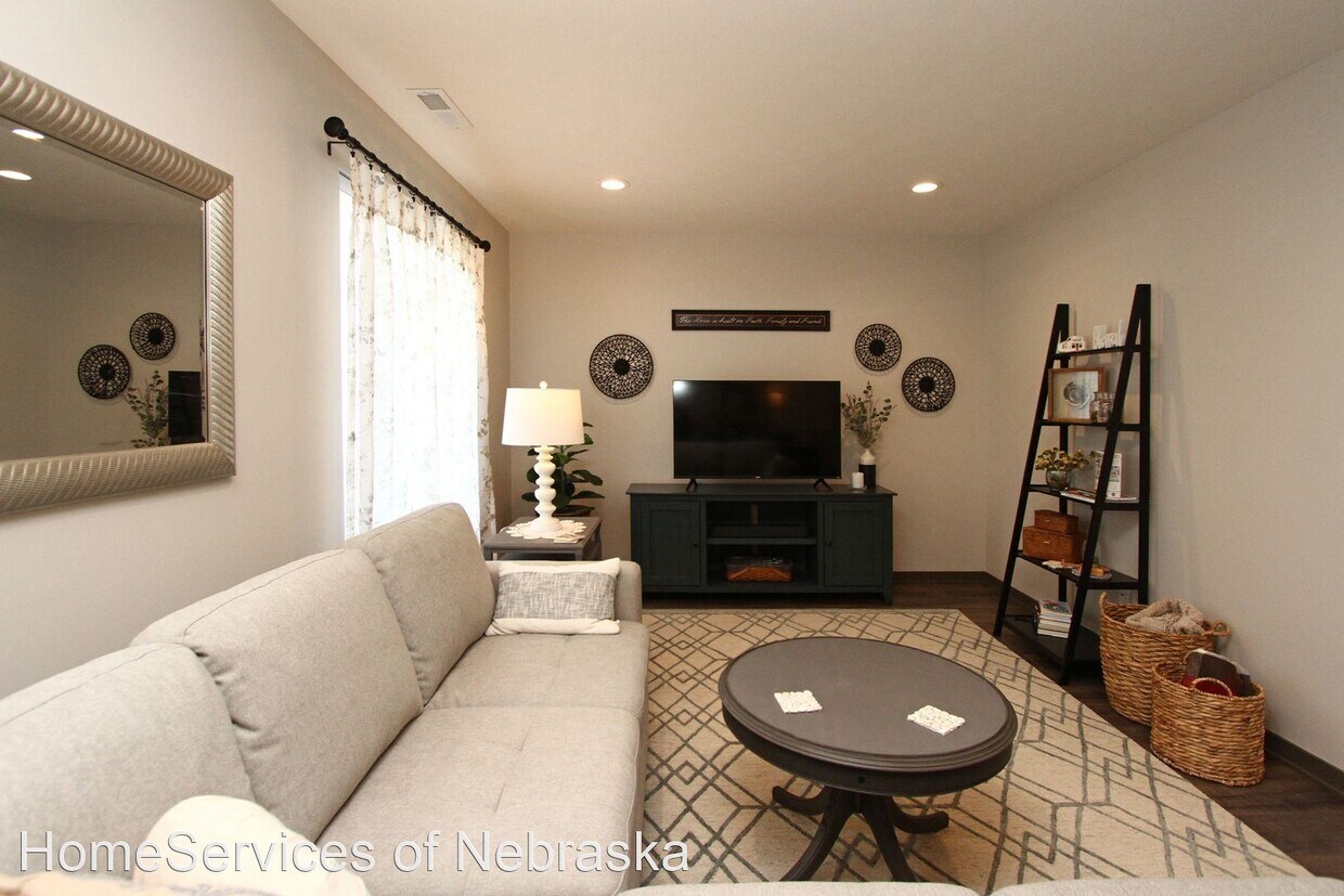 409 S 3rd St, Seward, NE 68434 House Rental in Seward, NE