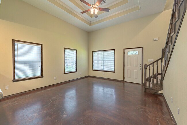 Living Room - 823 Churchill St