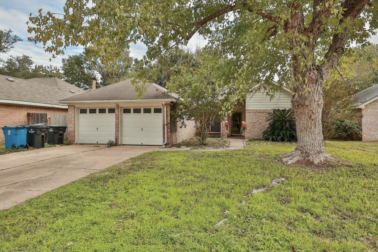 Primary Photo - 2722 Village Ct