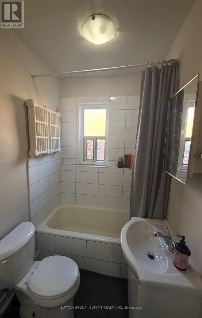 Building Photo - 98 Vaughan Rd