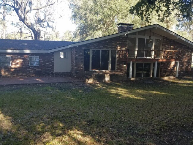 Foto del edificio - Charming 3BD/2BA Two-Story Home with Pictu...