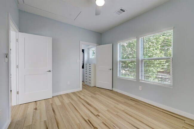 Foto del edificio - 113 E 25th St