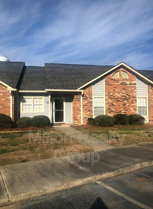 Foto del edificio - 103 Old Spring Hill Ln