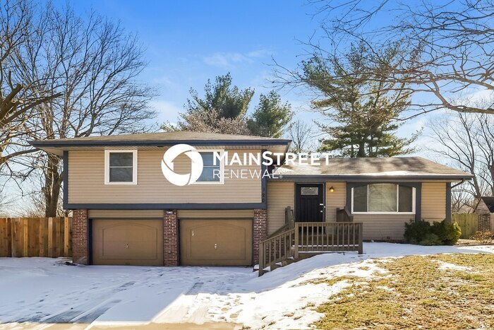 Primary Photo - 120 SW Gladstone Dr