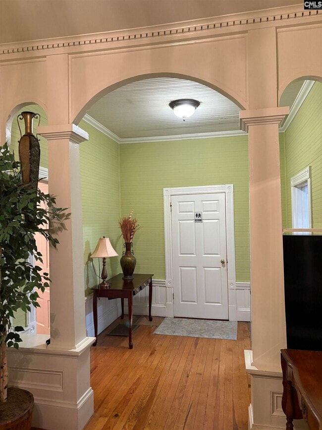 Foto del edificio - 225 Columbia Ave