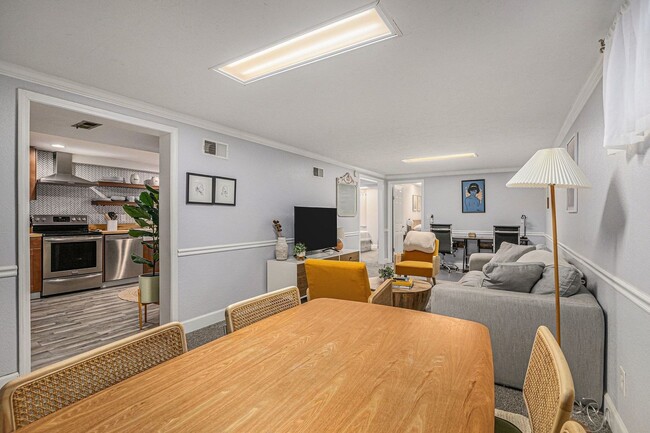 Building Photo - Golden Duplex > Unit is fully furnished feels like NEW!