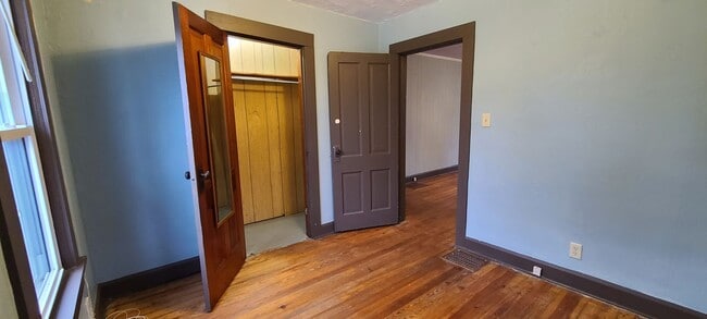 Foto del edificio - 208 E Grimes Ln