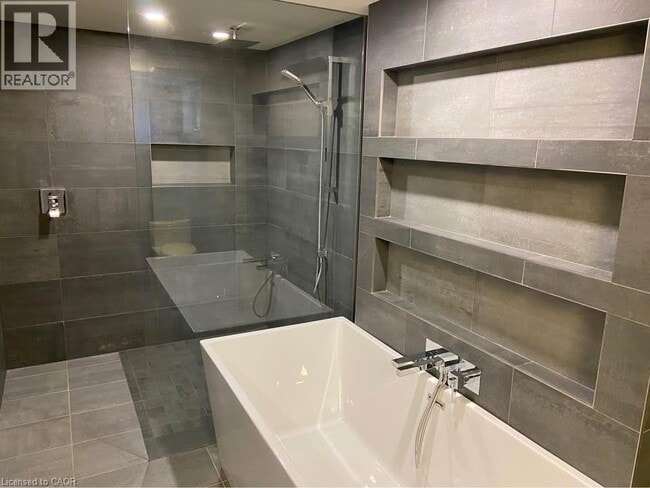 Photo du bâtiment - 56 Woolwich St N