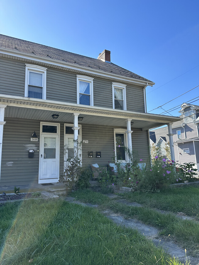 Building Photo - 170 N Main St
