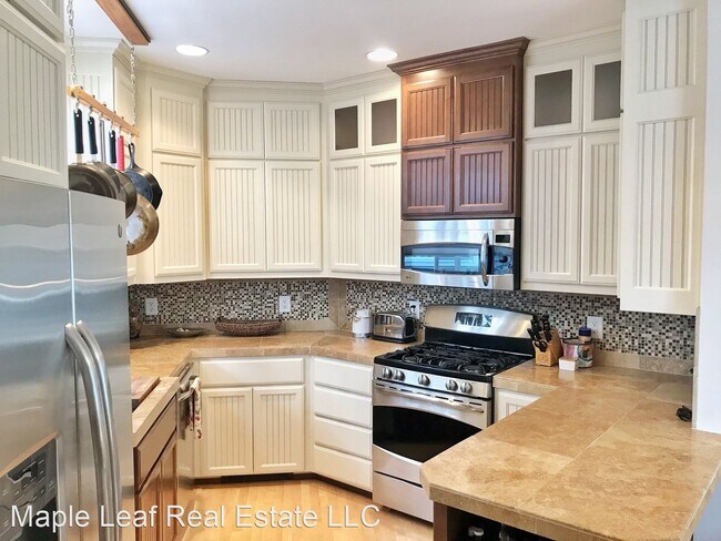 Building Photo - 3 br, 2 bath House - 6551 B 5th Ave NE