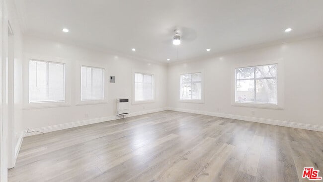 Building Photo - 507 Loma Dr
